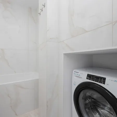 Modern Apartment In Center, Remote Working, Smart Tv & Wifi By Noclegi Renters 公寓 *