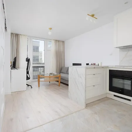 Modern Apartment In Center, Remote Working, Smart Tv & Wifi By Noclegi Renters