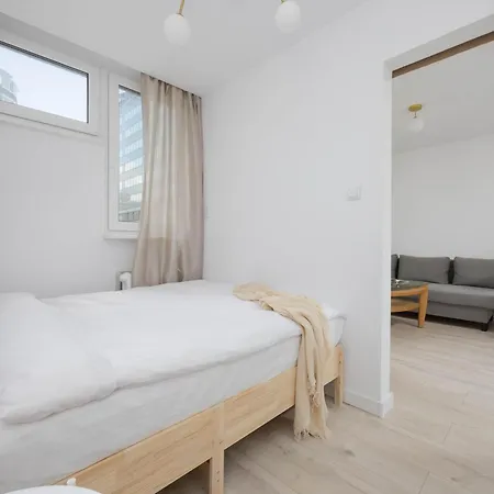 Modern Apartment In Center, Remote Working, Smart Tv & Wifi By Noclegi Renters *