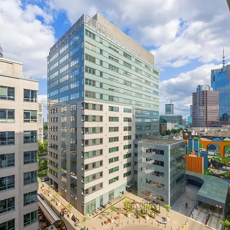 Centre Modern Remote Working Smart Tv & Wifi 华沙