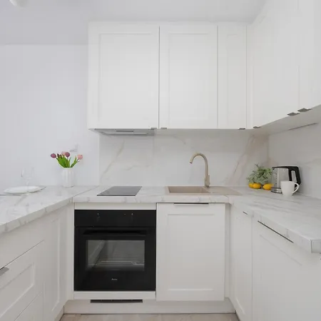 Modern In Center, Remote Working, Smart Tv & Wifi By Renters