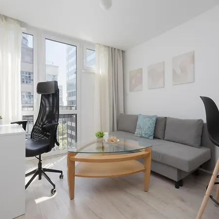 Modern In Center, Remote Working, Smart Tv & Wifi By Renters アパート
