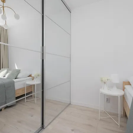 Modern In Center, Remote Working, Smart Tv & Wifi By Renters * ワルシャワ