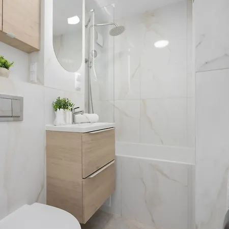 Modern In Center, Remote Working, Smart Tv & Wifi By Renters アパート